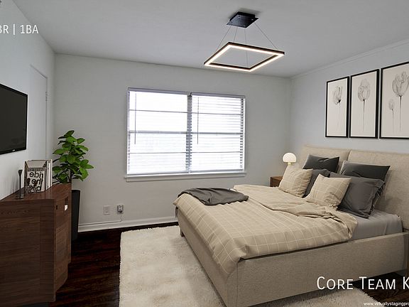 3rd image of 1015 W 41st Pl #1008-1