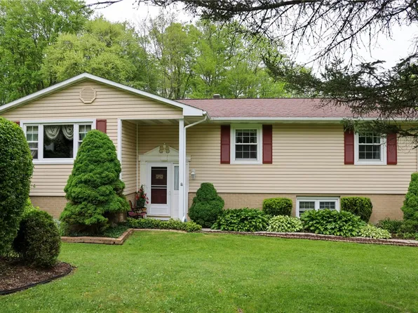 21 Dogwood Dr, Mercer, PA 16137