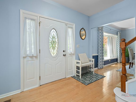 3rd image of 5544 Oak Grove Dr