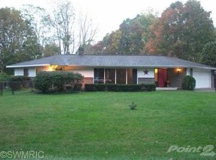 840 W Park Dr, Niles, MI 49120