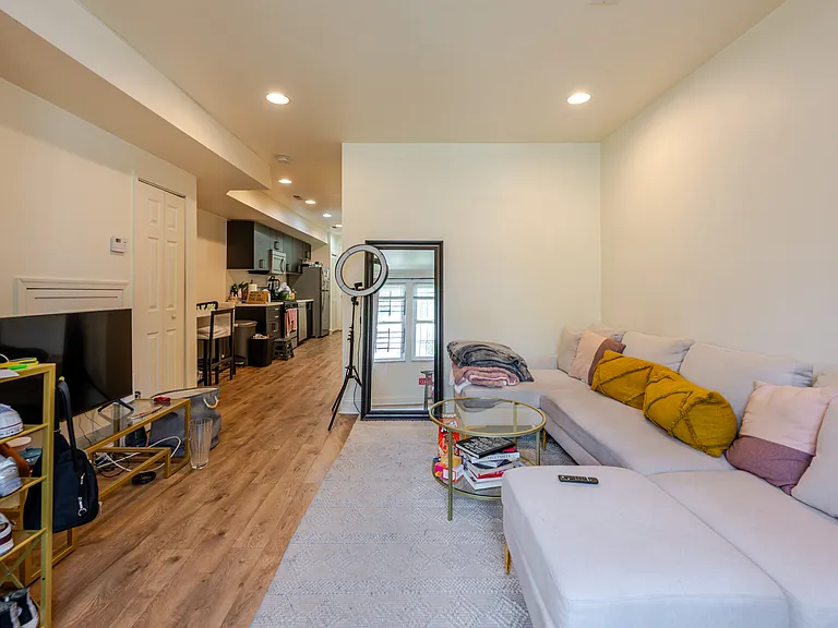 1909 M St NE #2 — Photo 19