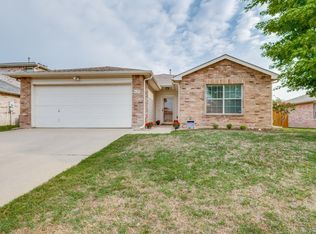 628 Mallard Dr, Saginaw, TX 76131