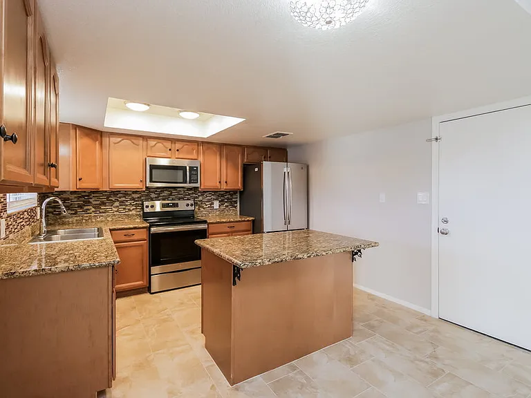 2641 E Isabella Ave — Photo 6