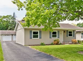 357 Meadow Ln, Lake Zurich, IL 60047