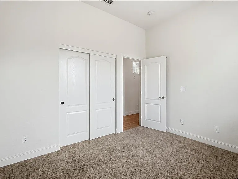 492 Lone Spur Dr — Photo 8