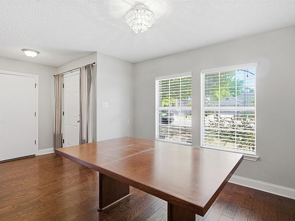 5th image of 2106 Logan Dr