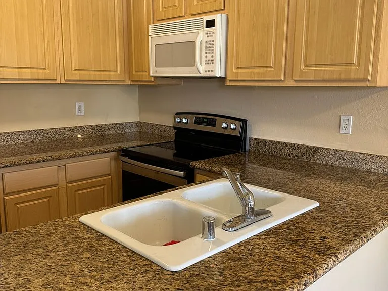 589 N Johnson Ave N #219 — Photo 1