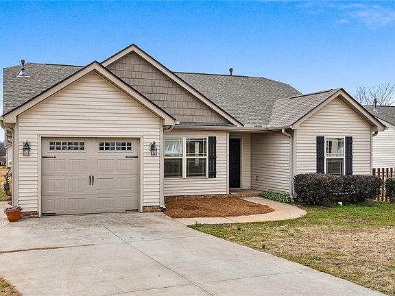 2nd image of 116 Veranda Cir