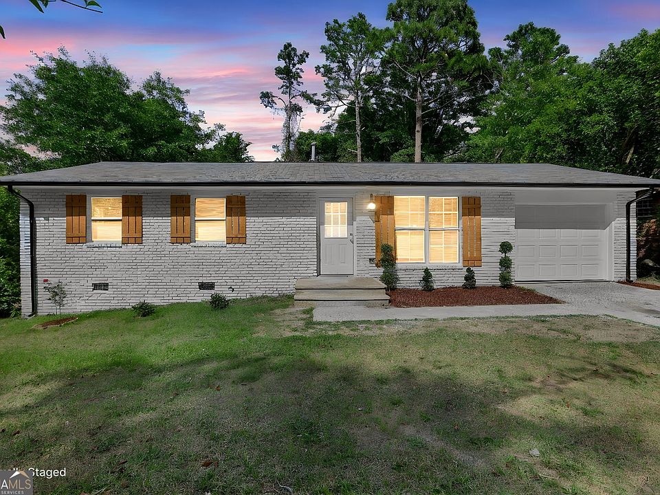1st image of 3356 Kings Park Cir