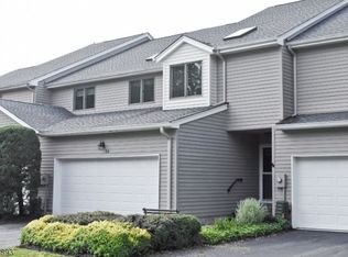 54 Raven Dr, Morristown, NJ 07960