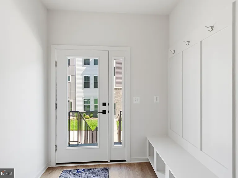 18002 Alicia Ave — Photo 4