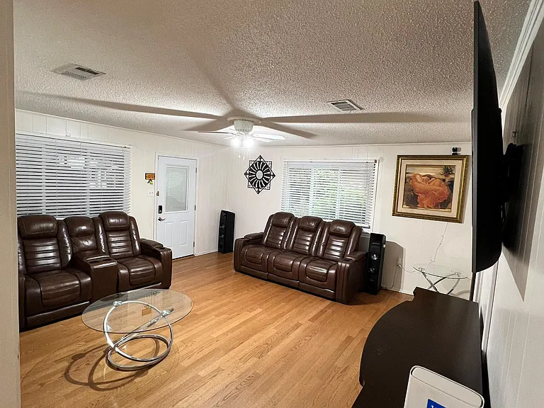 9410 Vienna Ave — Photo 13
