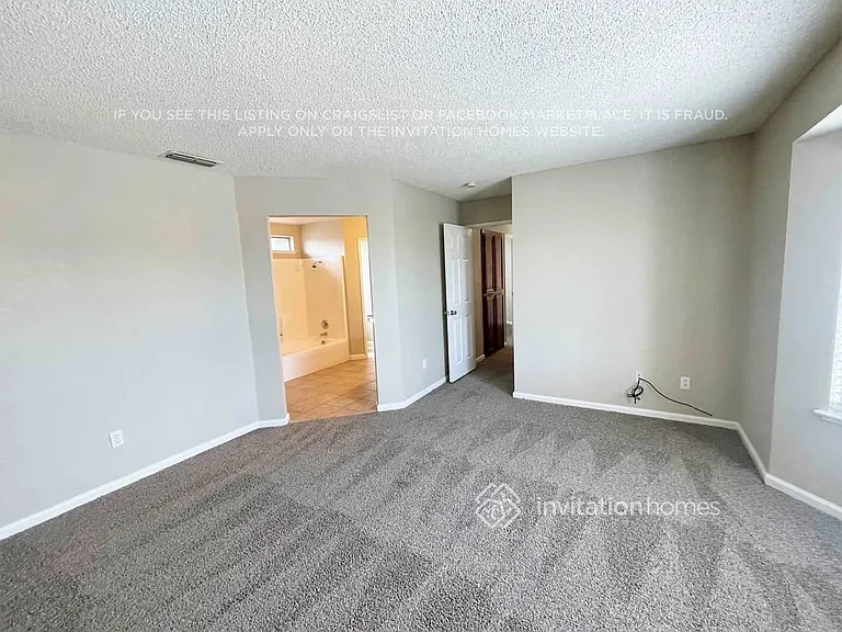 910 Edgewood Cir — Photo 8