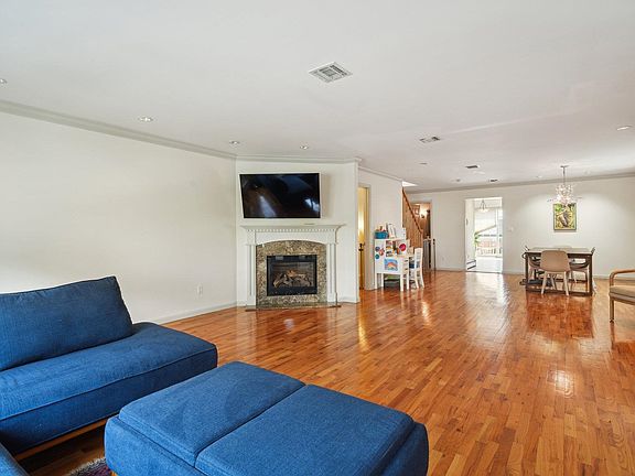 5th image of 75 Myrtle Ave #1