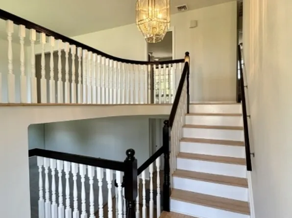 30 Tanglewood Dr, East Hanover Twp., NJ 07936