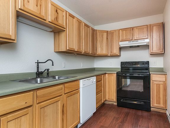2nd image of 3435 Hillary Ave