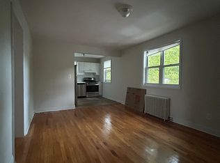 64-40 224th St #2B, Oakland Gardens, NY 11364