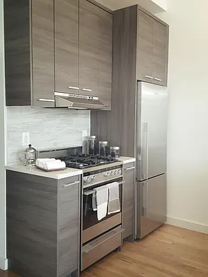 Sold by R New York | media 18