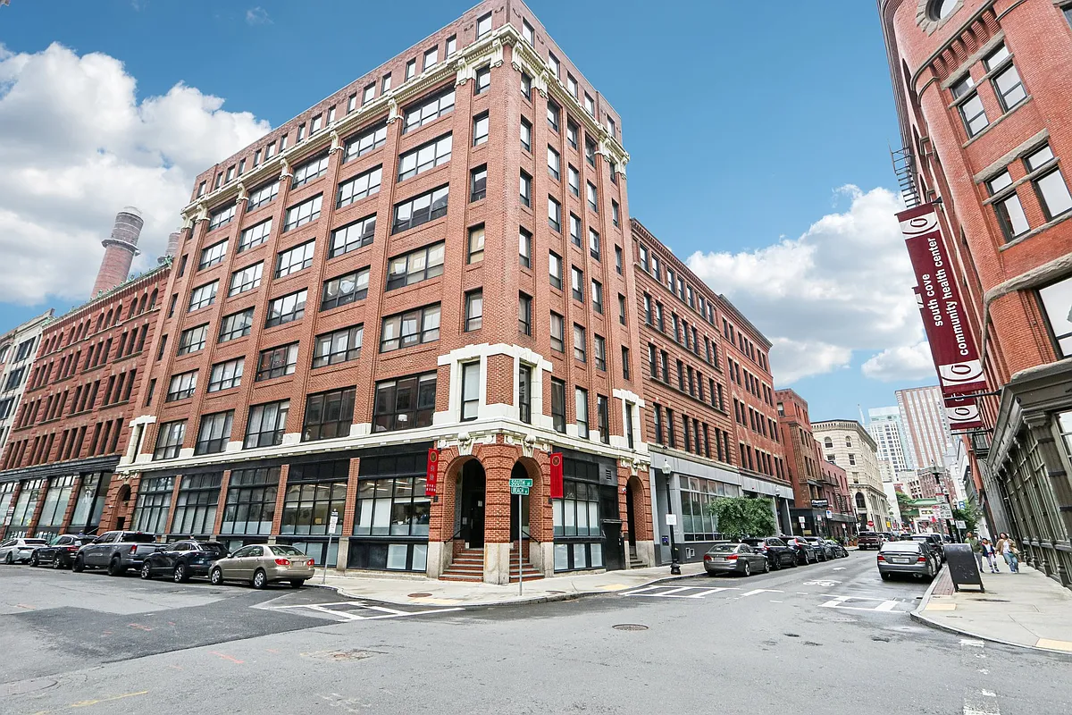 Building Photo - 121 Beach St #102