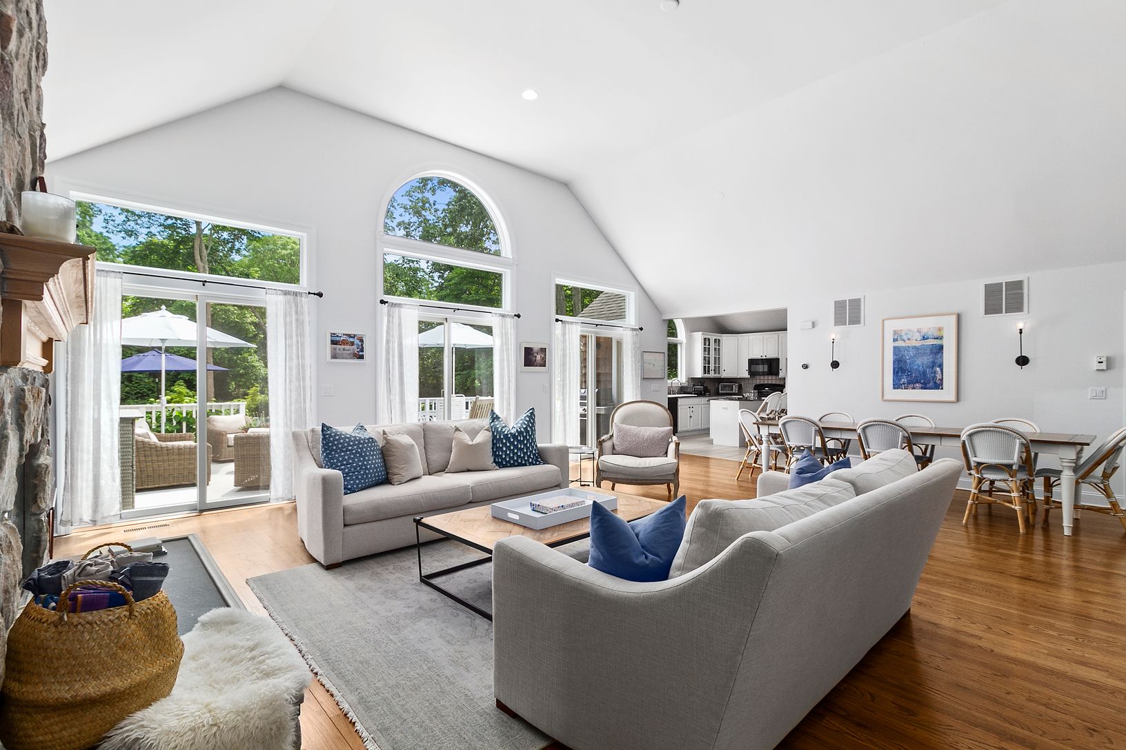  Open living area with vaulted ceiling