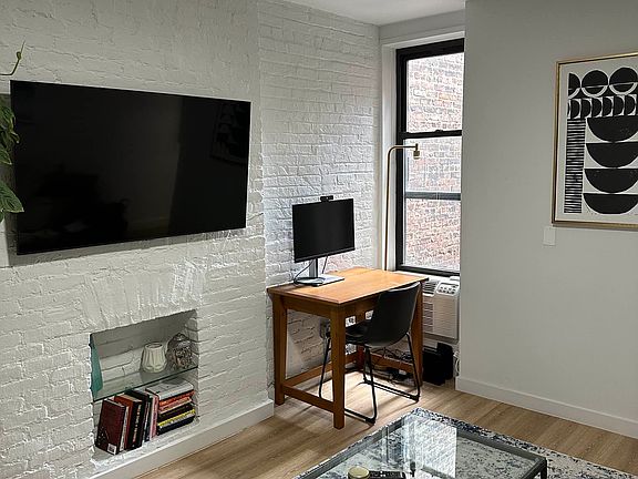 3rd image of 446 W 55th St #1W