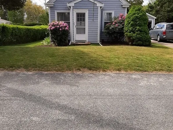 29 Winsegansett Ave, Fairhaven, MA 02719