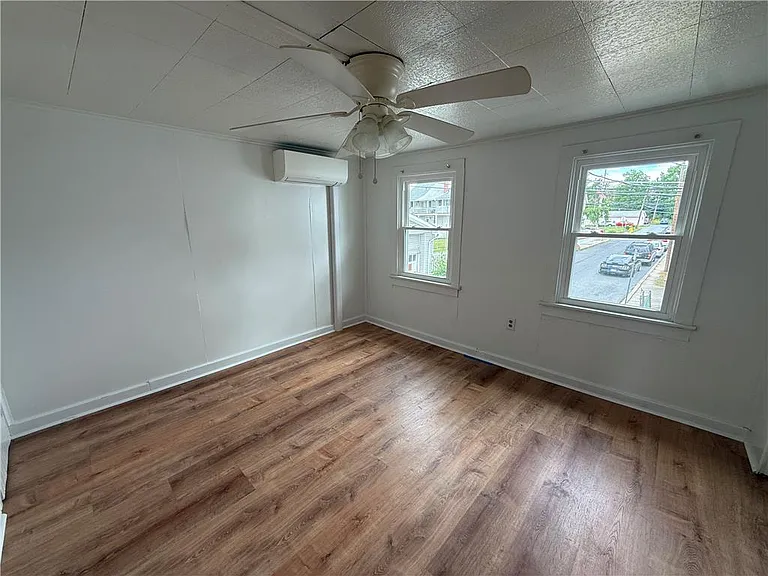 1436 Poplar St — Photo 13