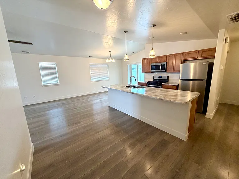 579 Redwing Ln — Photo 11