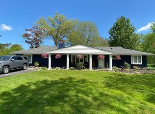 28186 Briar Hill Dr, Farmington Hills, MI 48336