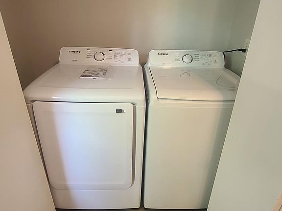 4th image of 291 291/293/295 Rogers St #291