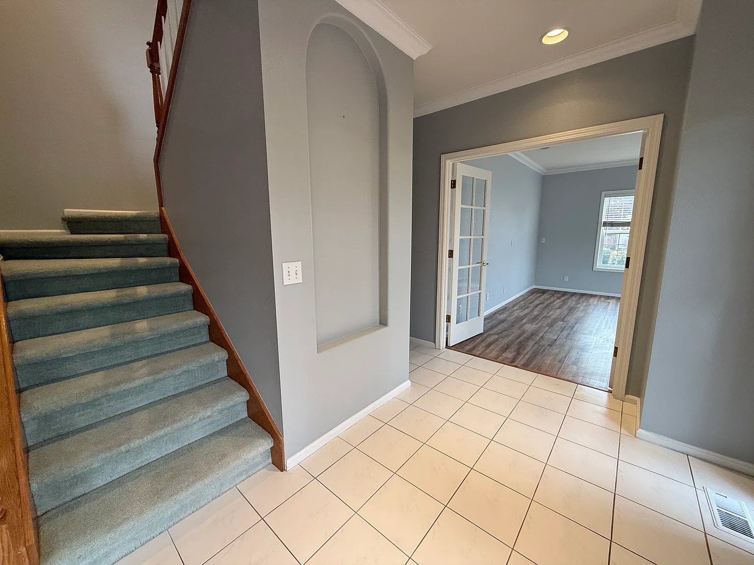 3 bed, 3.5 bath, 2282 sqft, $2,960 — Photo 3