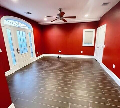 3rd image of 498 Holton Ave