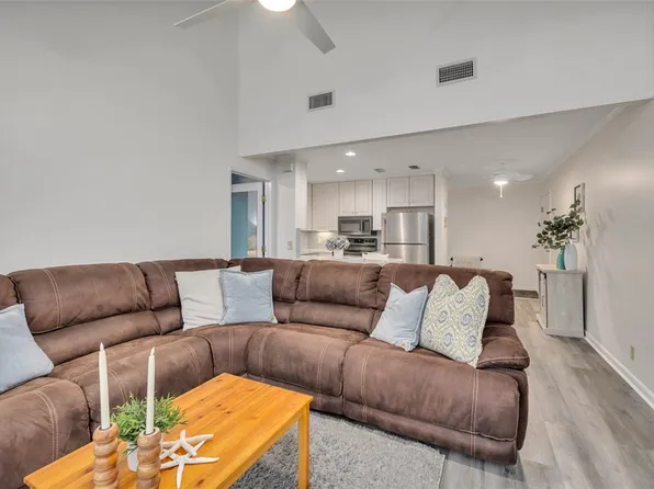 100 Blair Rd APT C8, Saint Simons Island, GA 31522