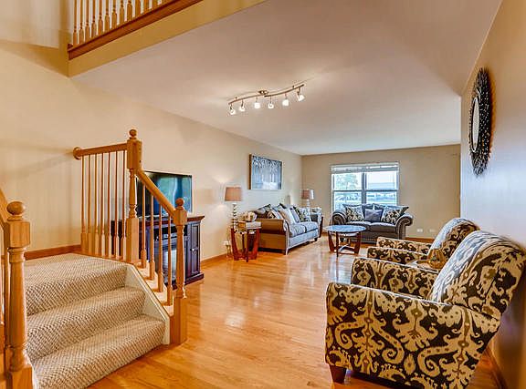 3rd image of 3242 Cool Springs Ct
