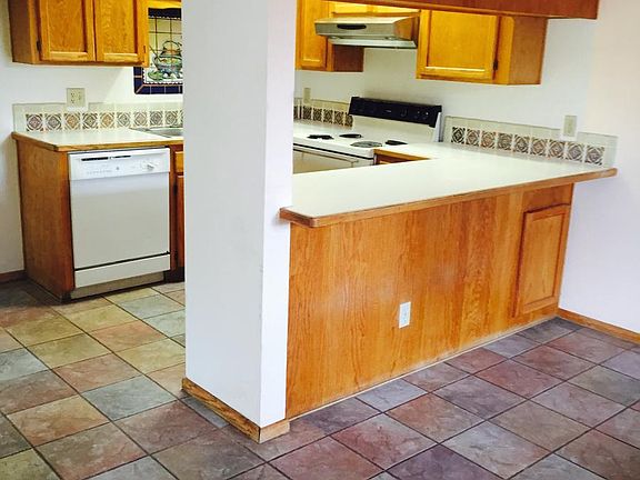 3rd image of 3322 E Delma Dr