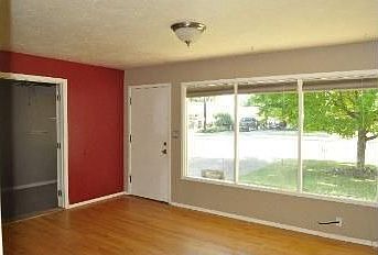 2nd image of 934 Mt Pitt St