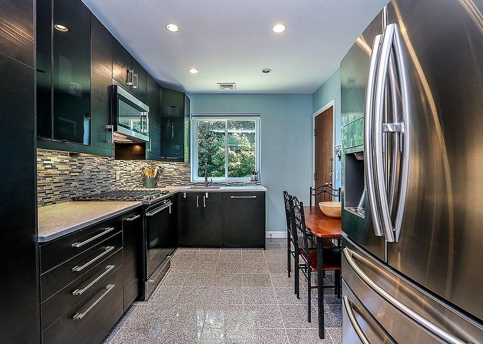 1st image of 45 Bayberry Dr APT 3