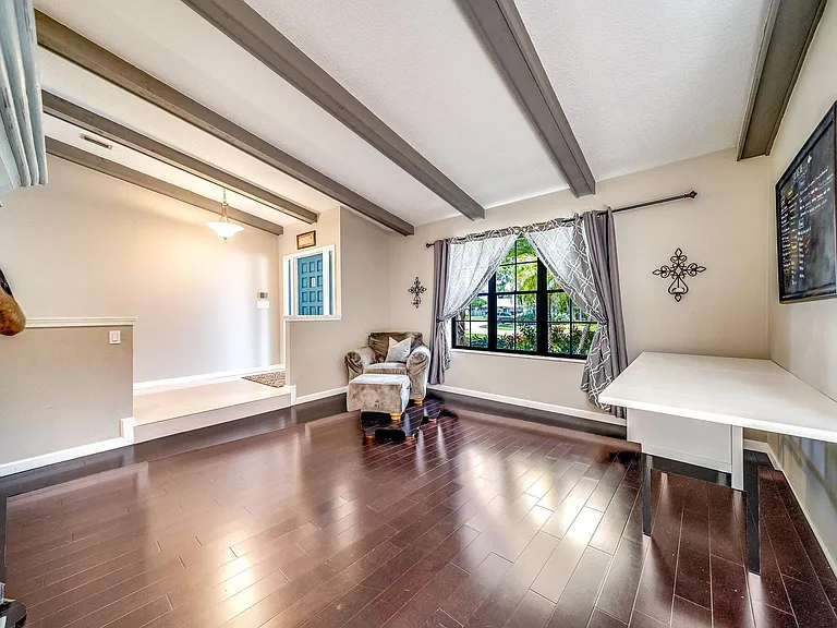 574 Juniper Pl — Photo 20