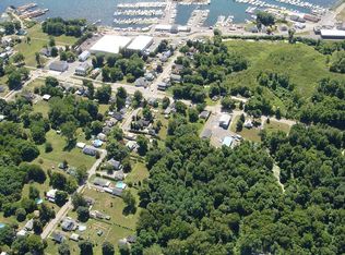 7527 N Fitzhugh St, Sodus Pt, NY 14555