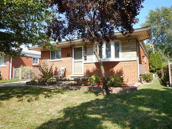 2nd image of 27336 Ursuline St