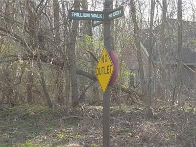 3rd image of 2340 Trillium Walk