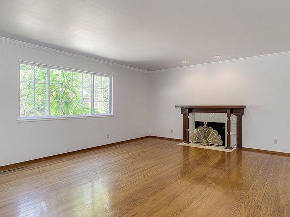 5th image of 2168 Northampton Dr