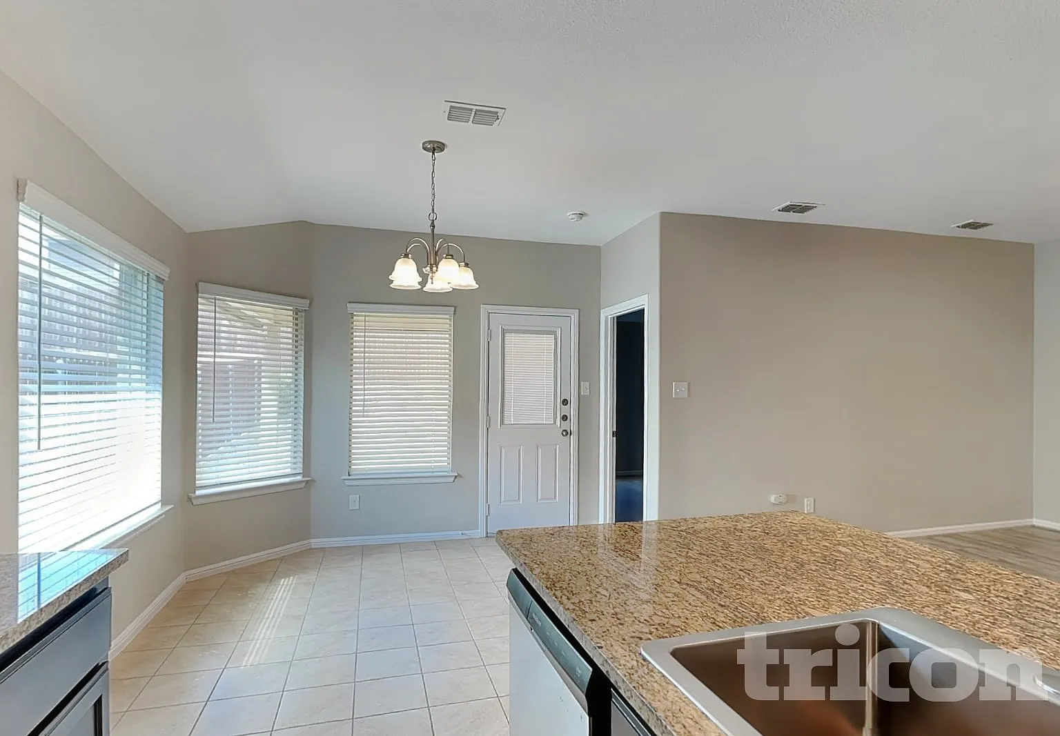 10020 Poinsett Way Fort Worth TX — Photo 3
