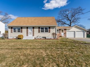57 Bostwick Ln, Chicopee, MA 01020