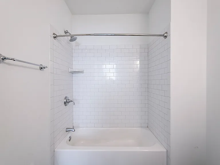 Queen Village Lofts — Photo 17