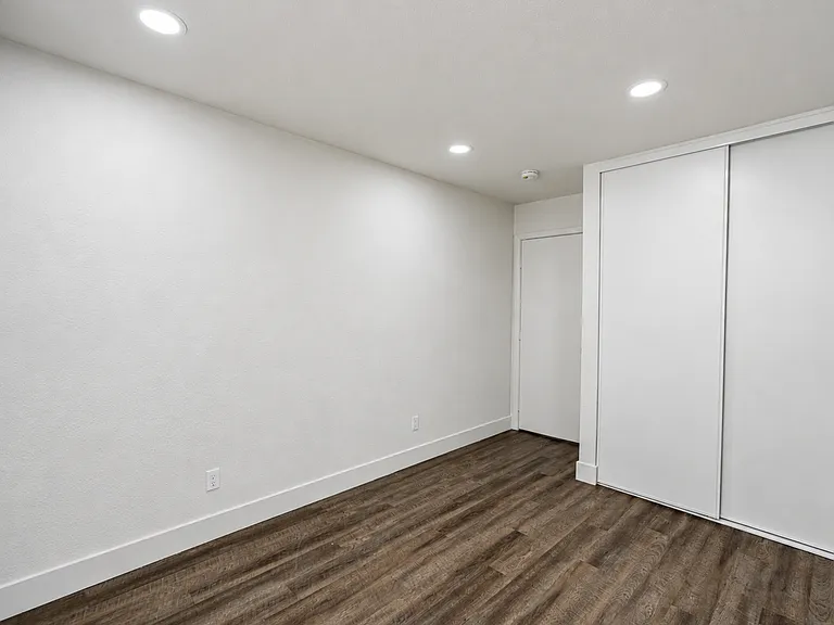 8840 San Vicente Ave — Photo 13