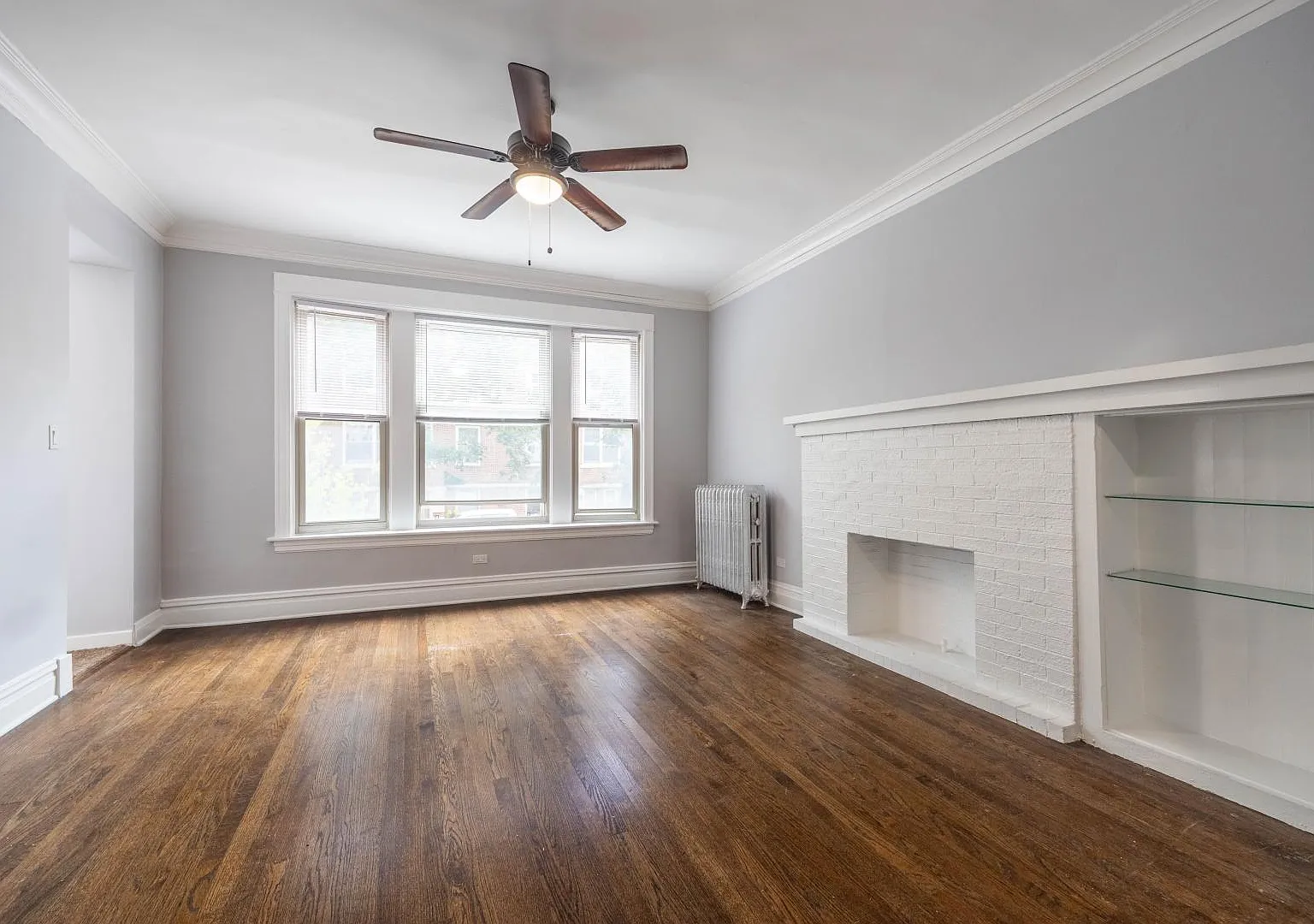 1222 W Rosemont Ave — Photo 1