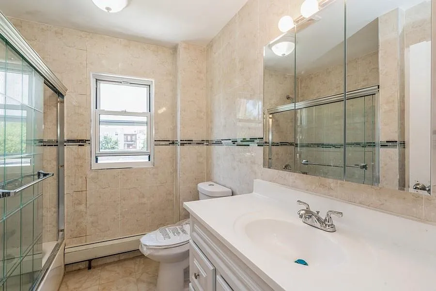 76 Storms Ave — Photo 3