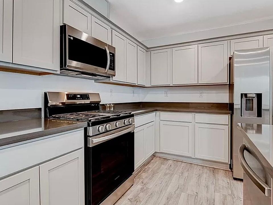 Kitchen with Samsung appliances. Plenty of cabinet space.