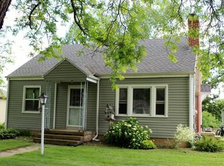 211 Riverlawn Ave, Watertown, WI 53094